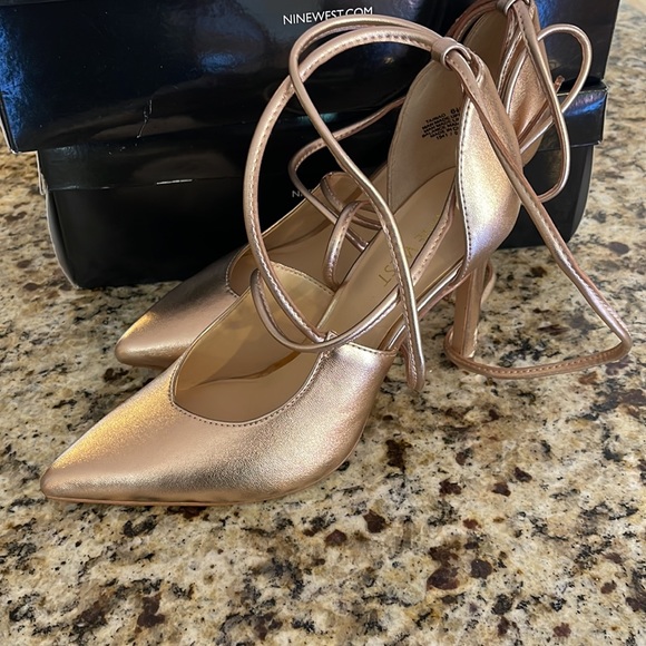 Nine West Ladies Pumps - Picture 3 of 6